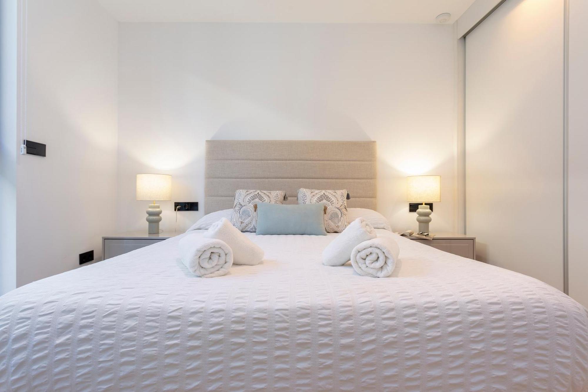 Malagueta Beach Front Luxury Apartment By Rent Me Málaga Eksteriør bilde